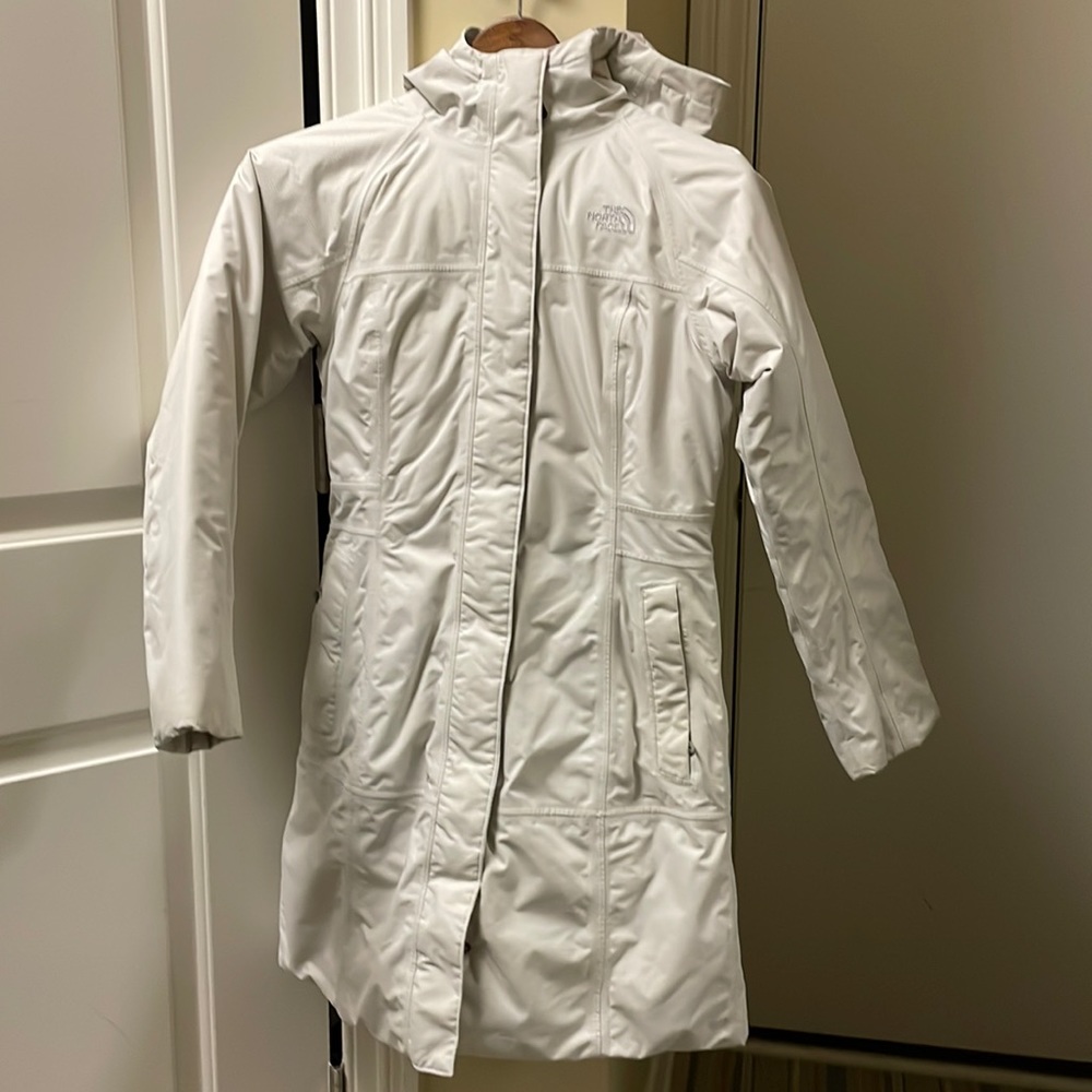Woman’s north face coat